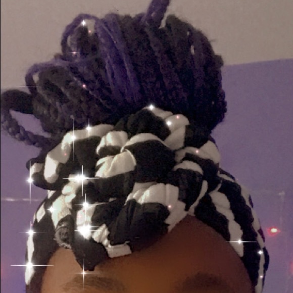 Scarf - Picture 2 of 3